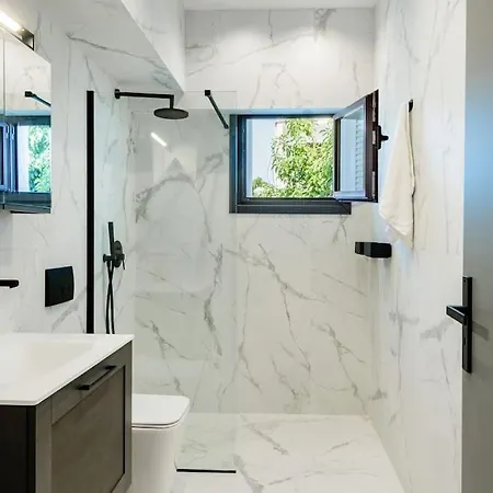 Rhodes Center Luxury #2 *