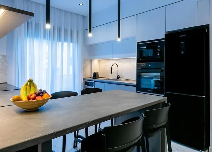 Rhodes Center Luxury #2 Daire *