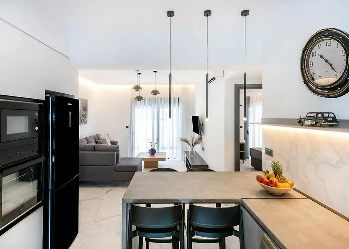 Rhodes Center Luxury #2 Daire