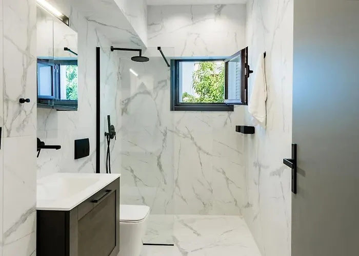 Rhodes Center Luxury #2 *